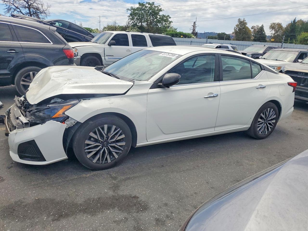 2025 Nissan Altima, SV