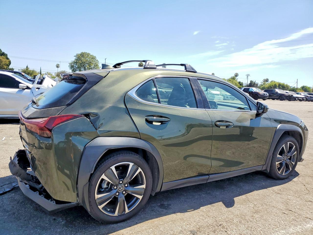 2023 Lexus UX, Base