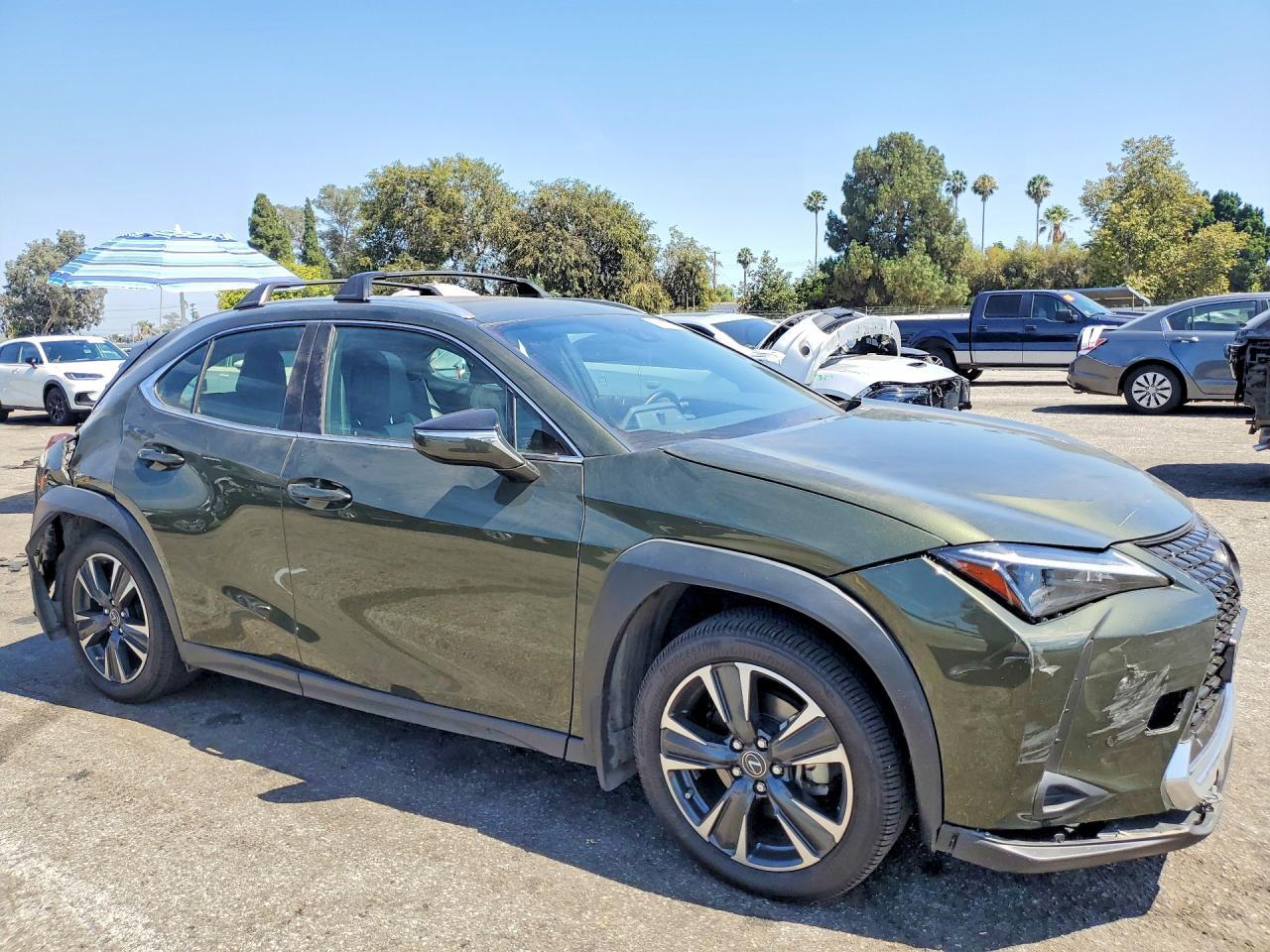 2023 Lexus UX, Base