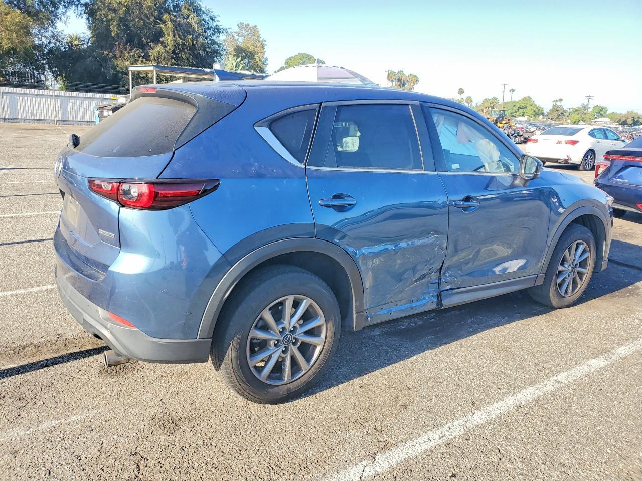 2022 Mazda CX-5, Preferred