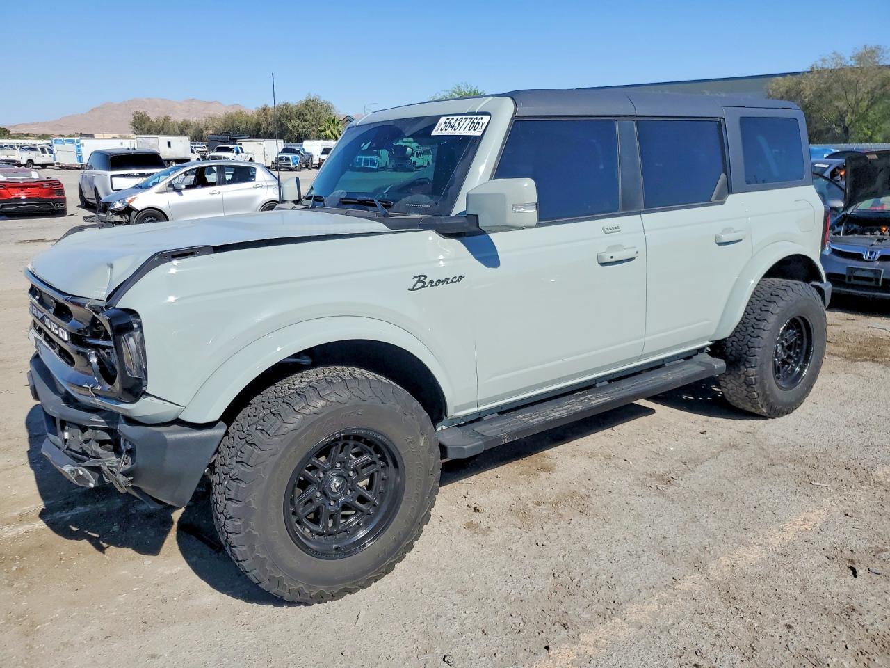 2022 Ford Bronco, Base