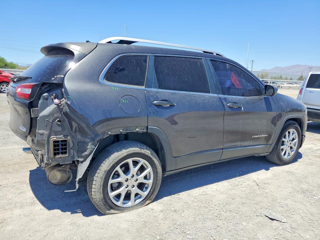 2015 Jeep Cherokee, Latitude