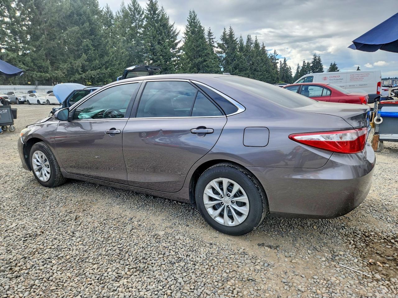 2016 Toyota Camry, LE