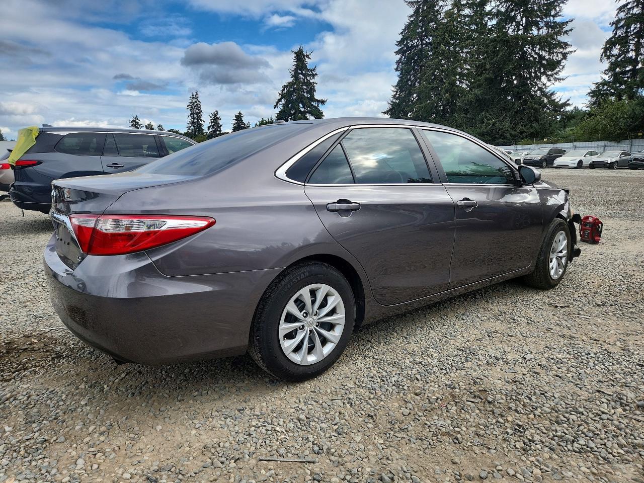 2016 Toyota Camry, LE