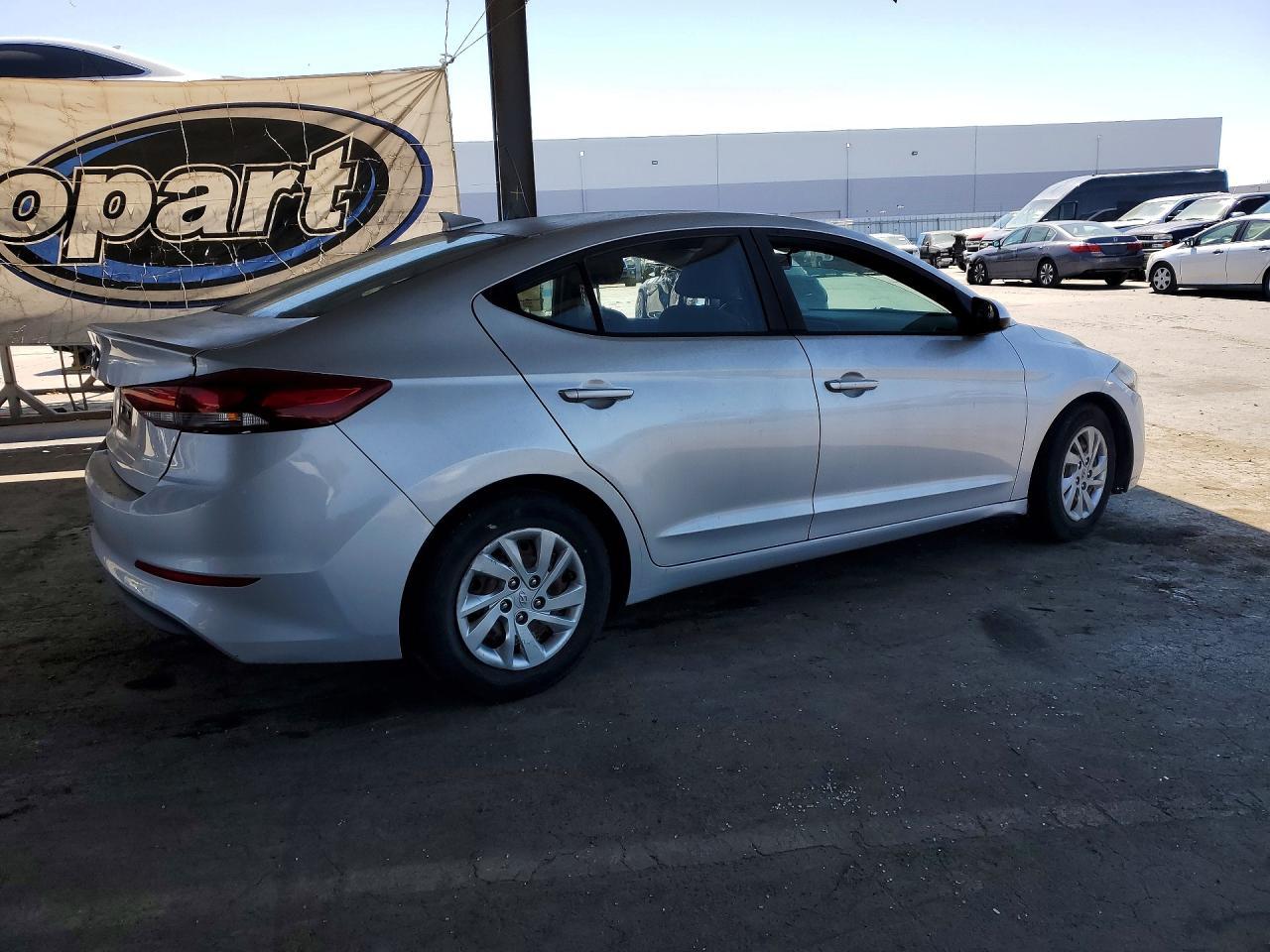 2017 Hyundai Elantra, SE