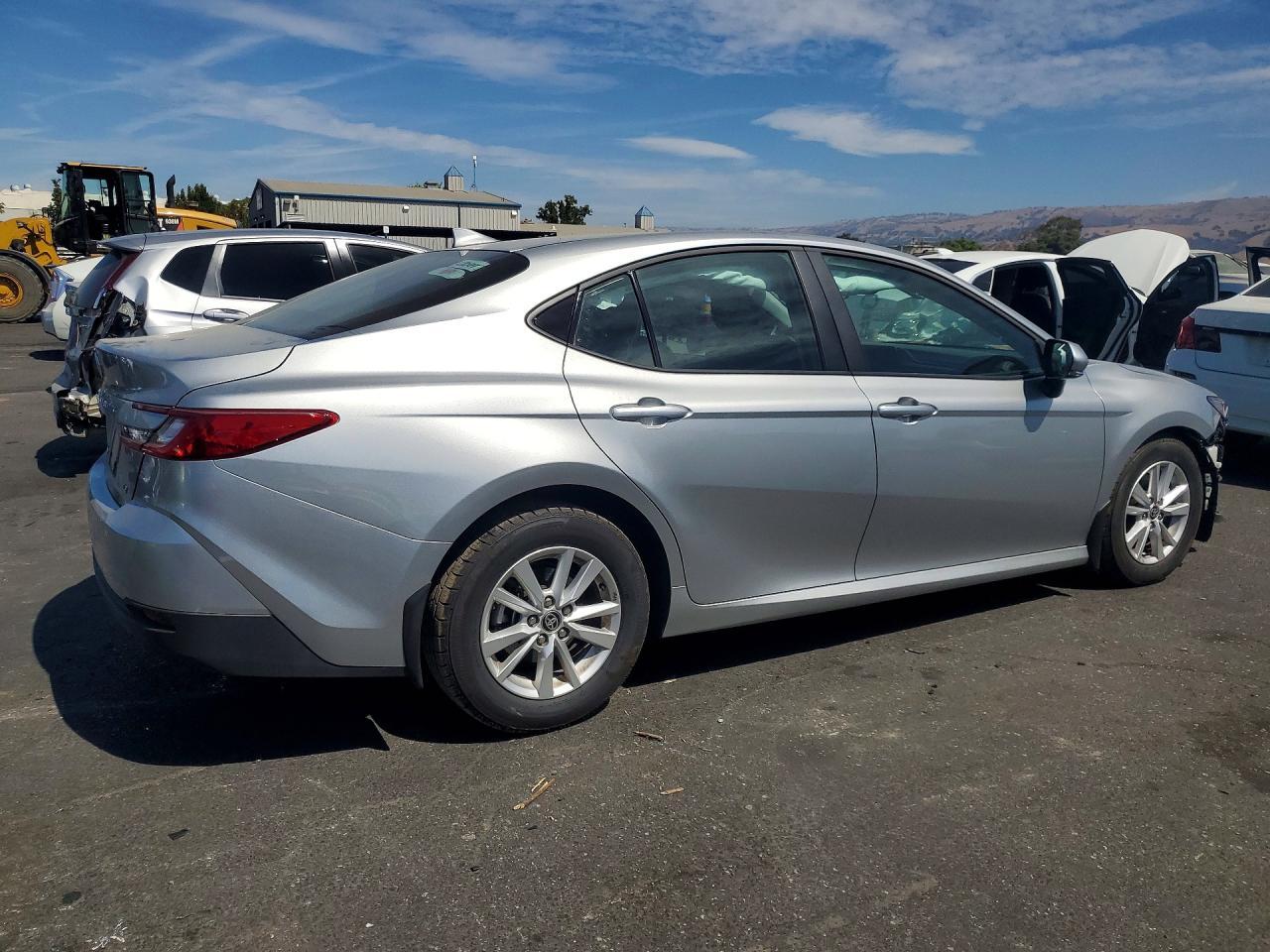 2025 Toyota Camry, LE
