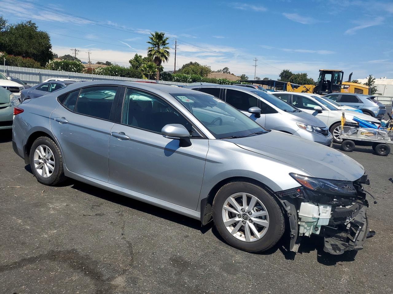 2025 Toyota Camry, LE