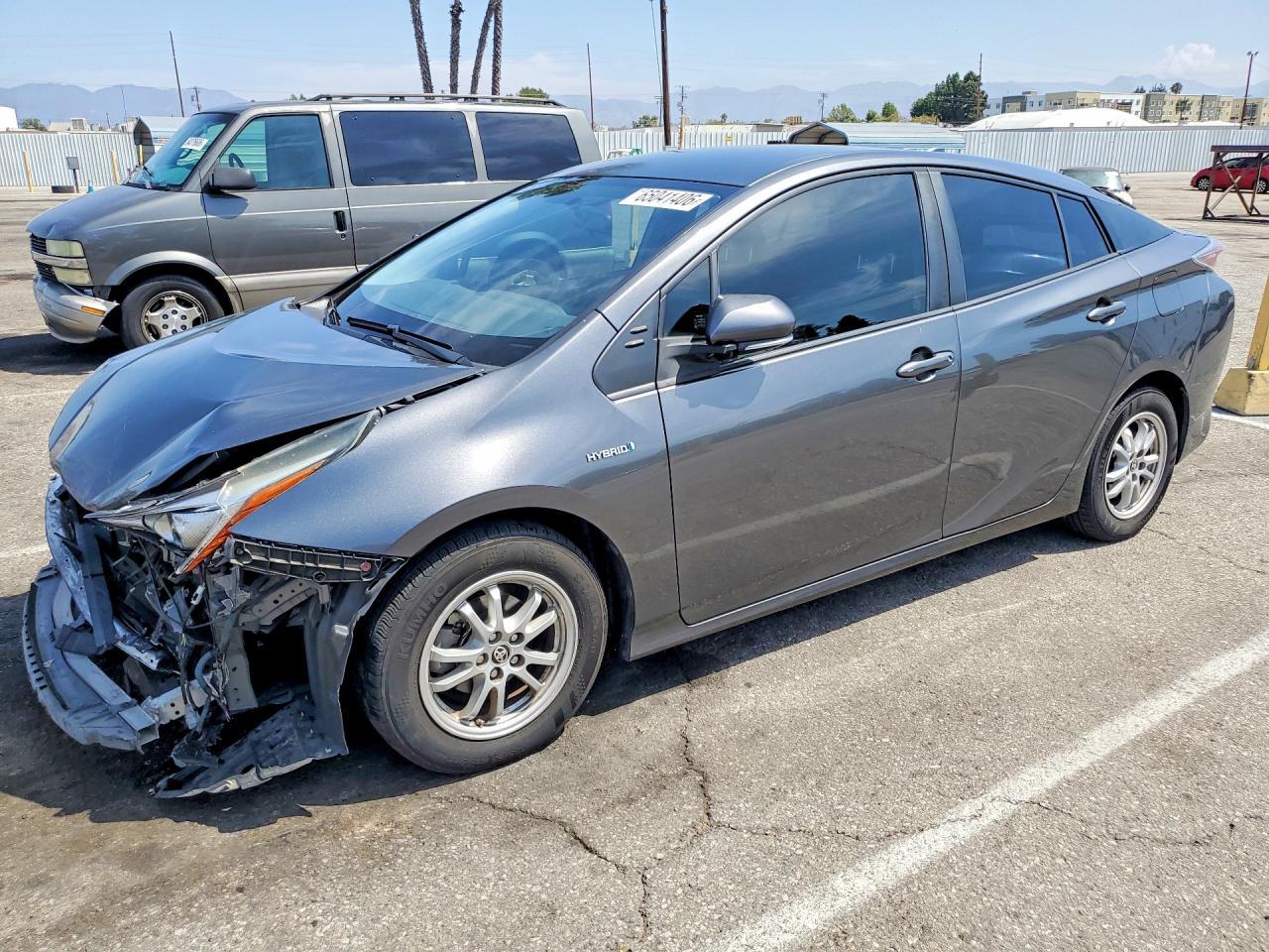 2016 Toyota Prius, Two