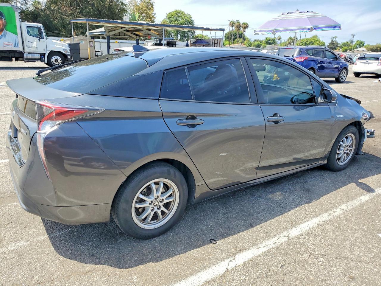 2016 Toyota Prius, Two