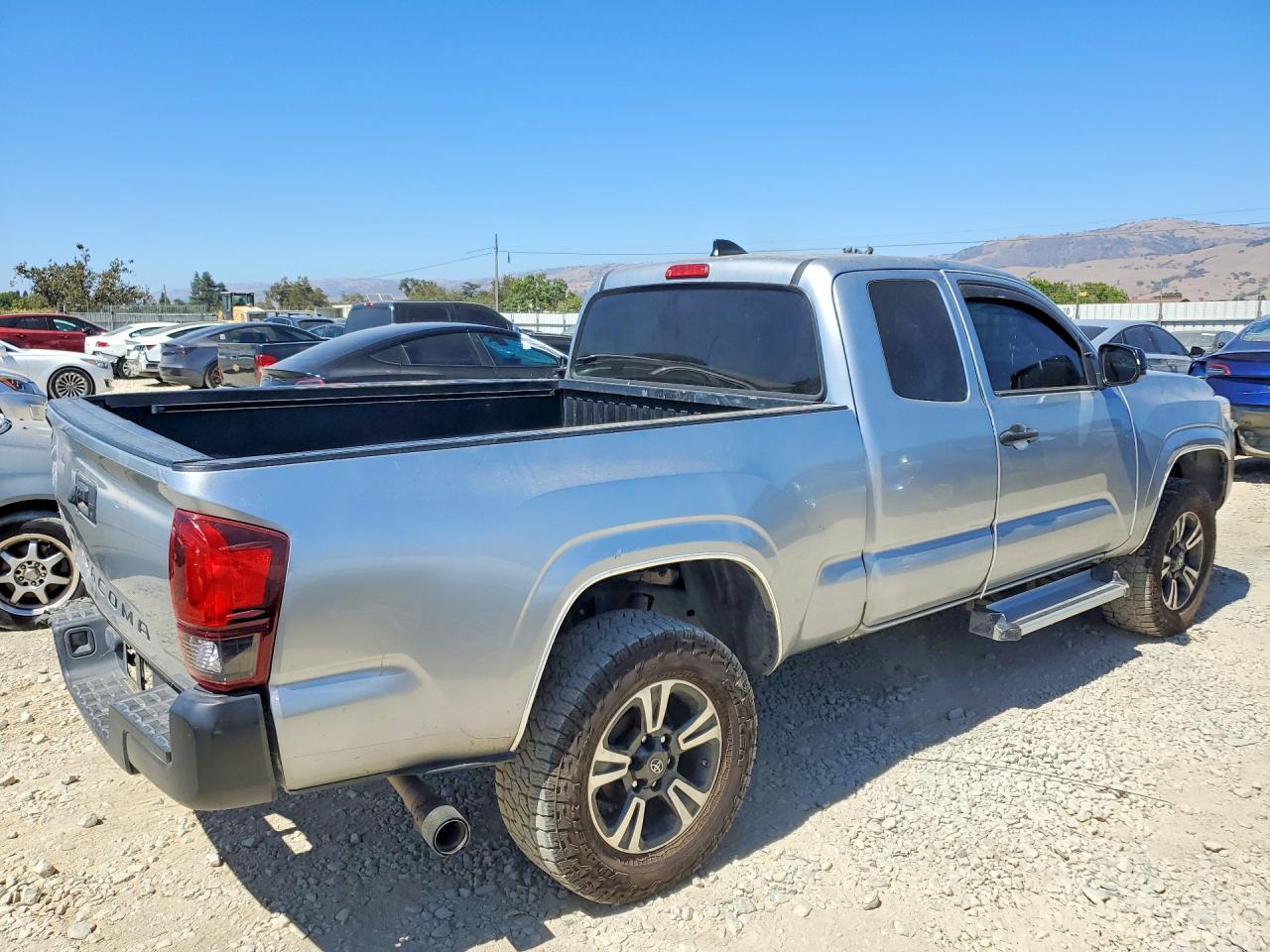 2022 Toyota Tacoma, SR