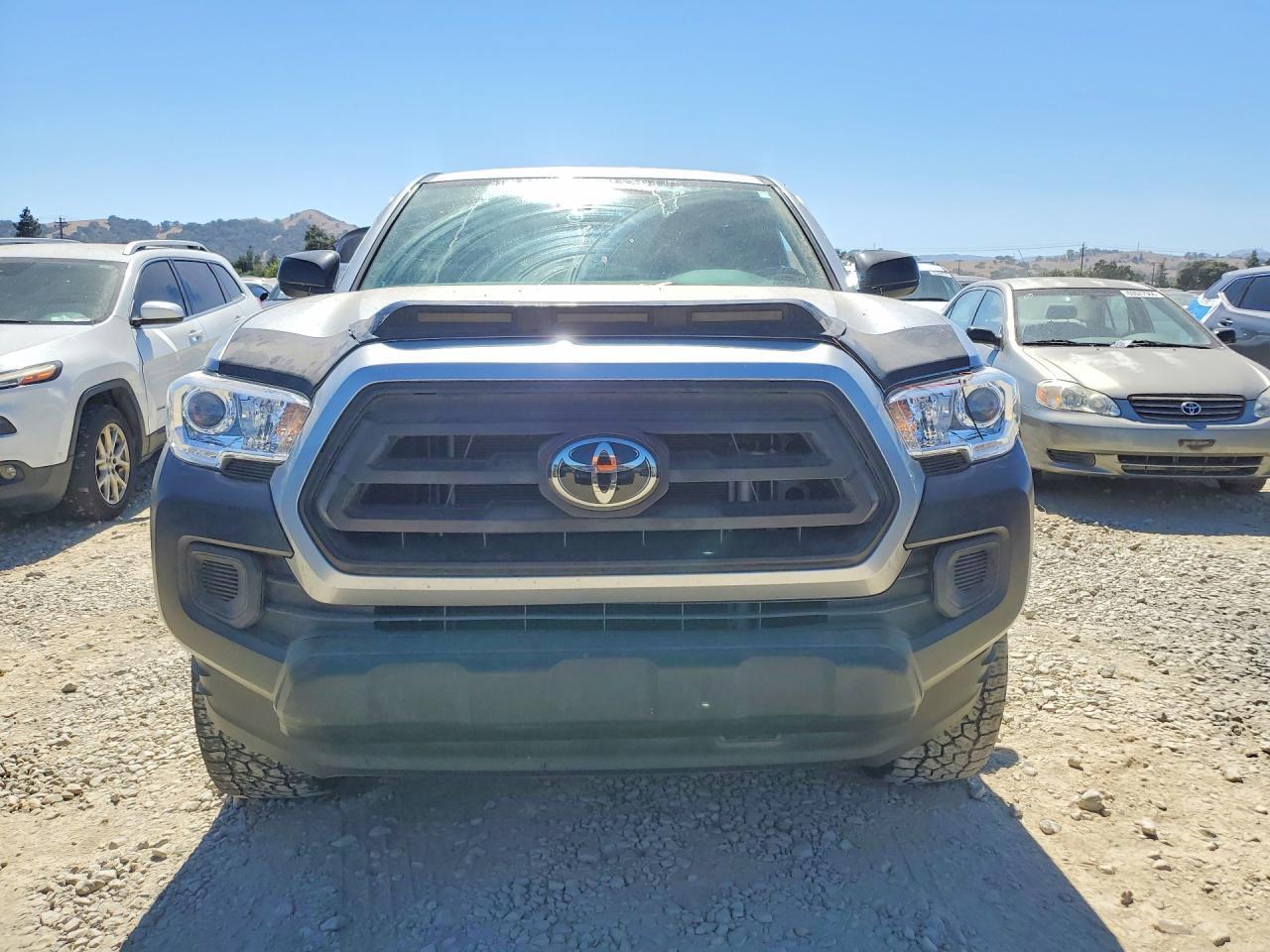 2022 Toyota Tacoma, SR