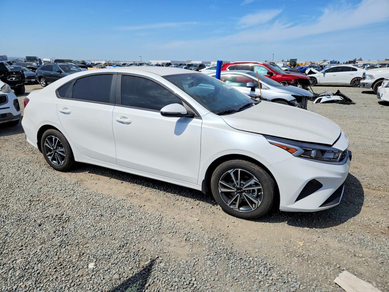 2024 KIA Forte, Lxs
