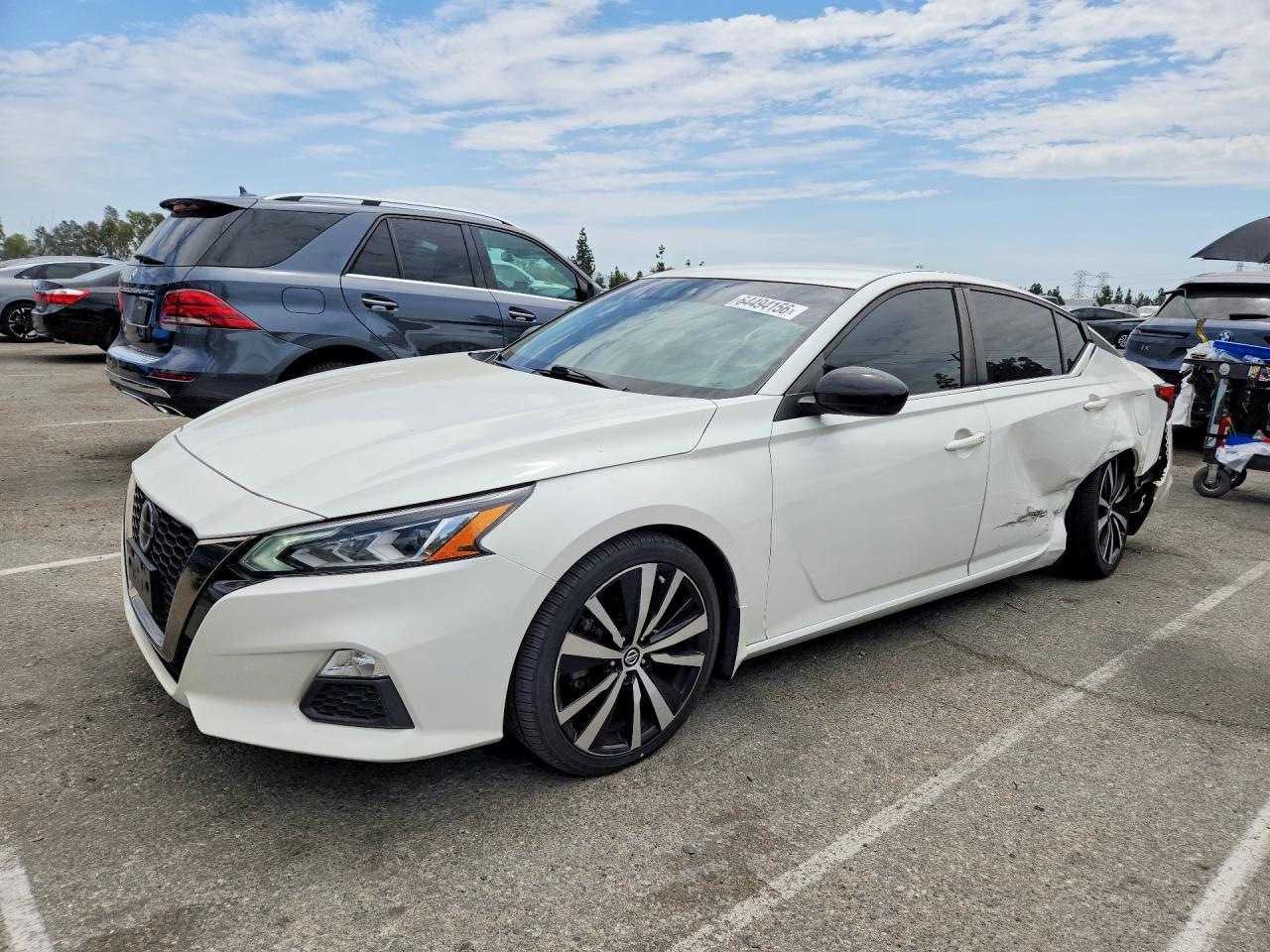 2022 Nissan Altima, SR