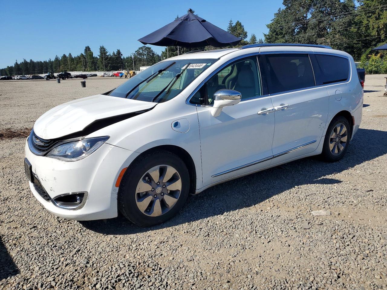 2018 Chrysler Pacifica, Hybri...