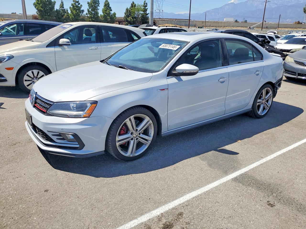 2017 Volkswagen Jetta, Gli