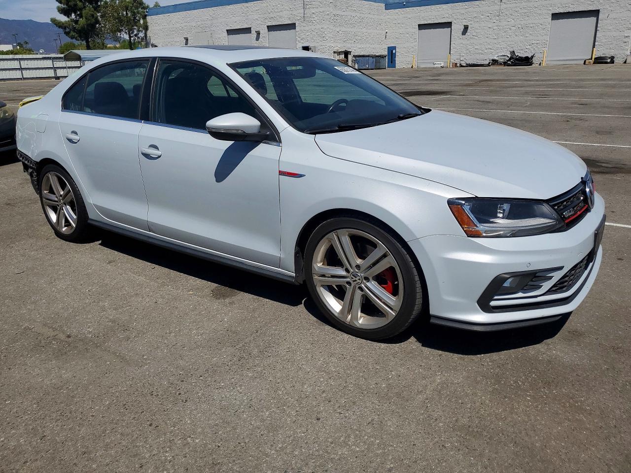 2017 Volkswagen Jetta, Gli