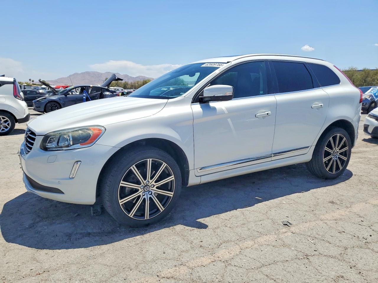 2015 Volvo XC60, T5 Platinum