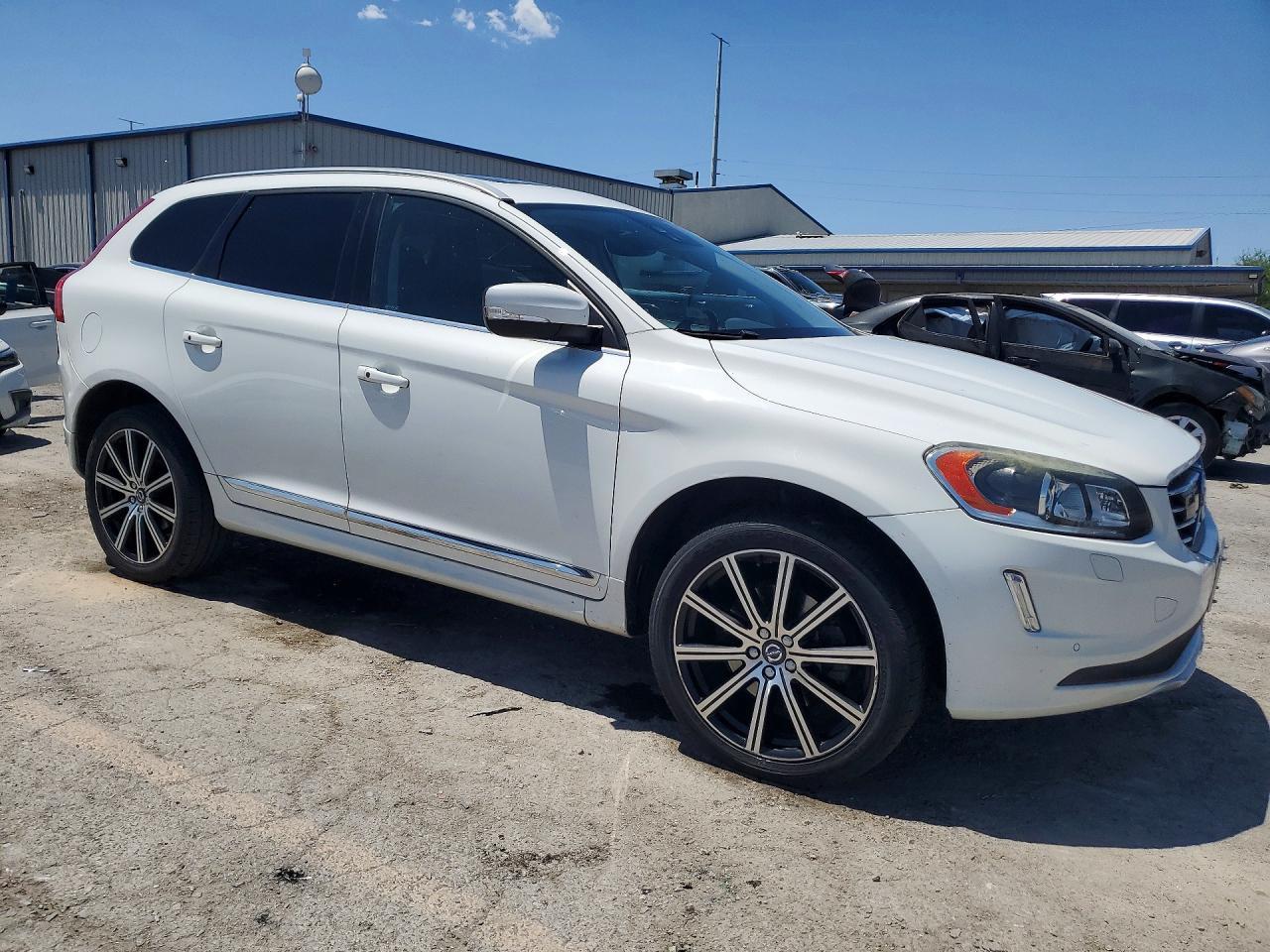 2015 Volvo XC60, T5 Platinum