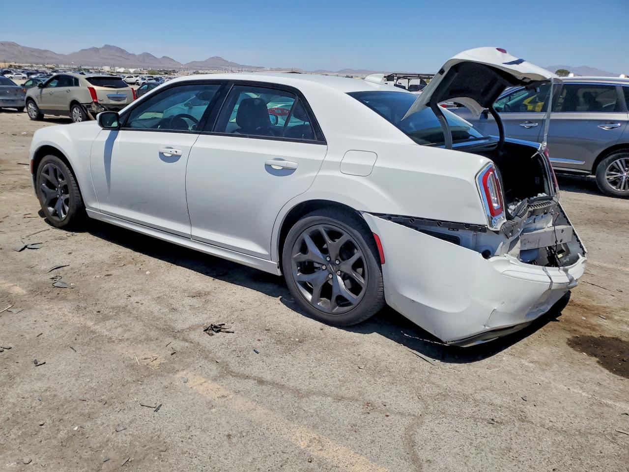 2022 Chrysler 300, Touring L