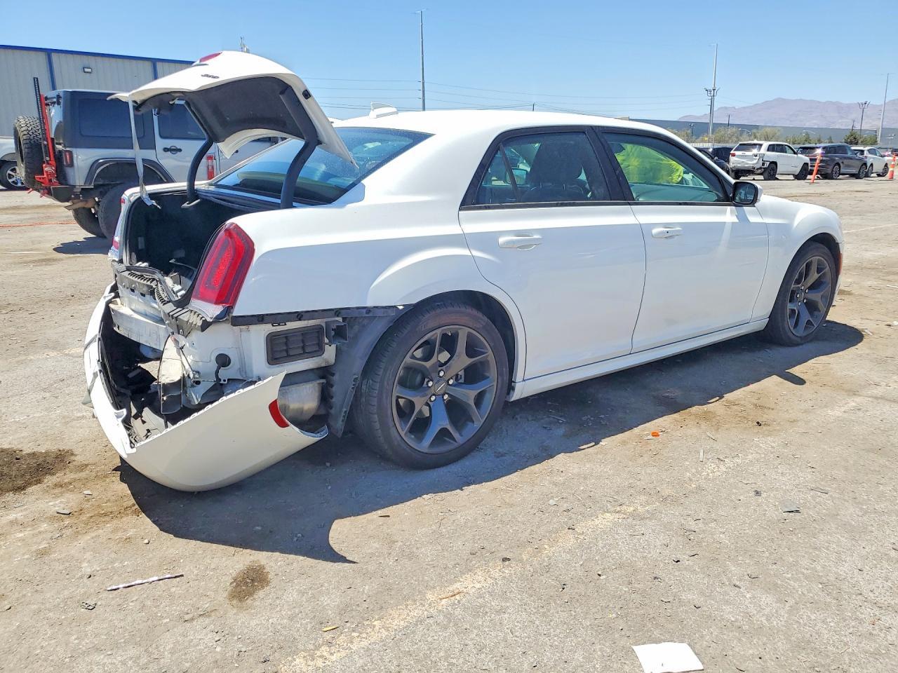2022 Chrysler 300, Touring L