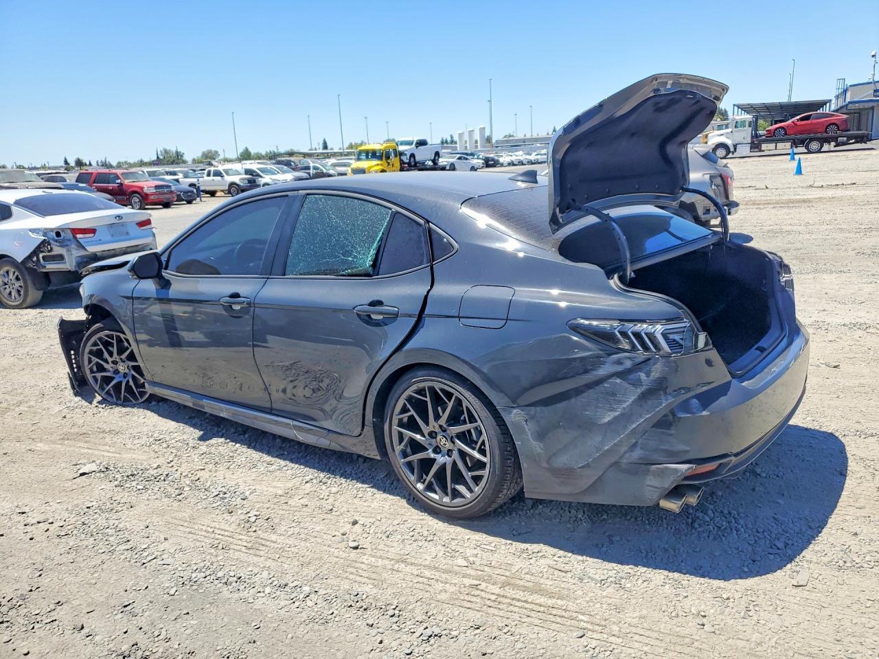 2025 Toyota Camry, SE