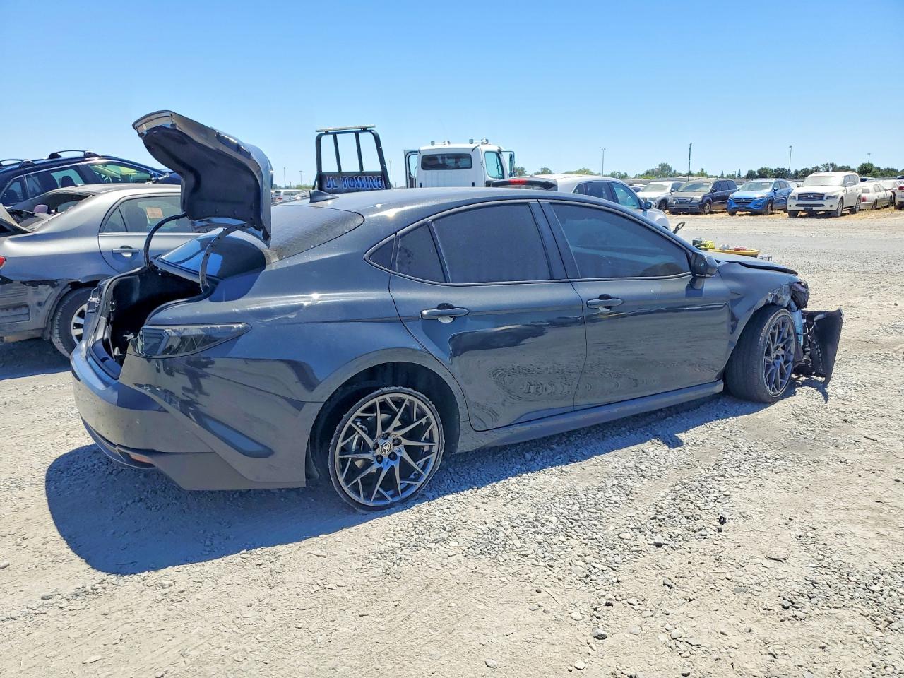 2025 Toyota Camry, SE