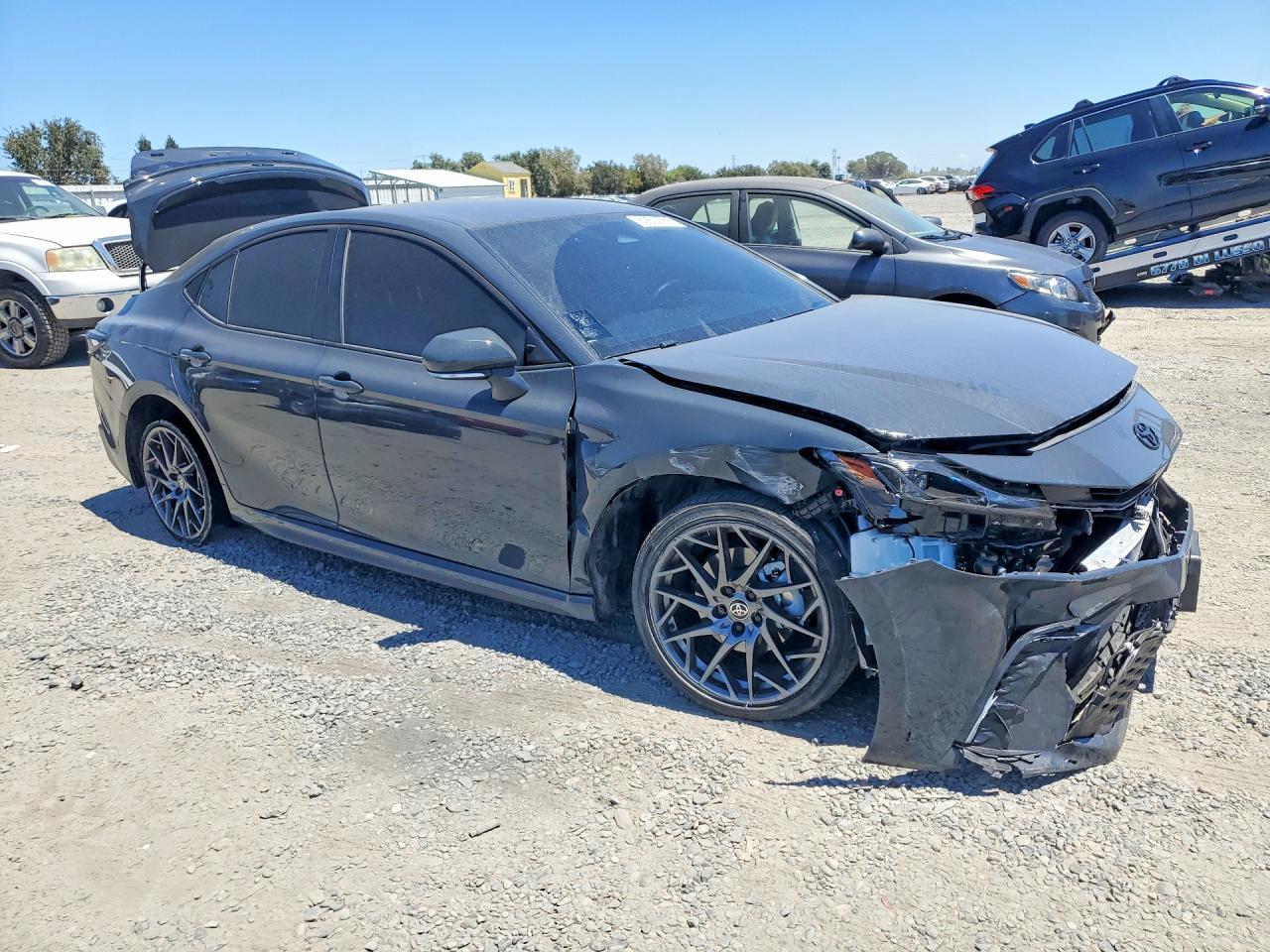 2025 Toyota Camry, SE