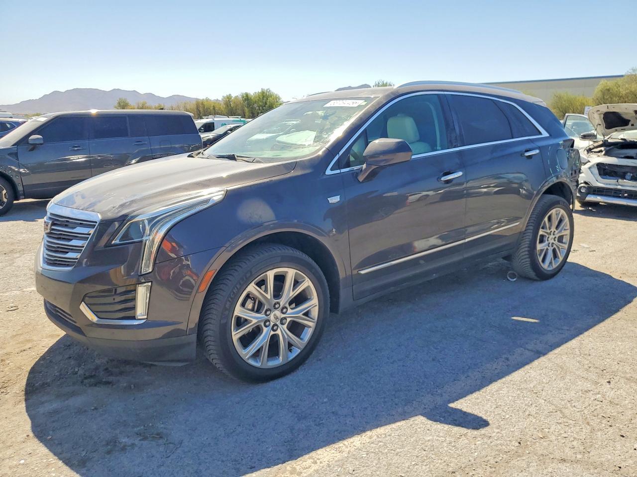 2018 Cadillac XT5, Luxury