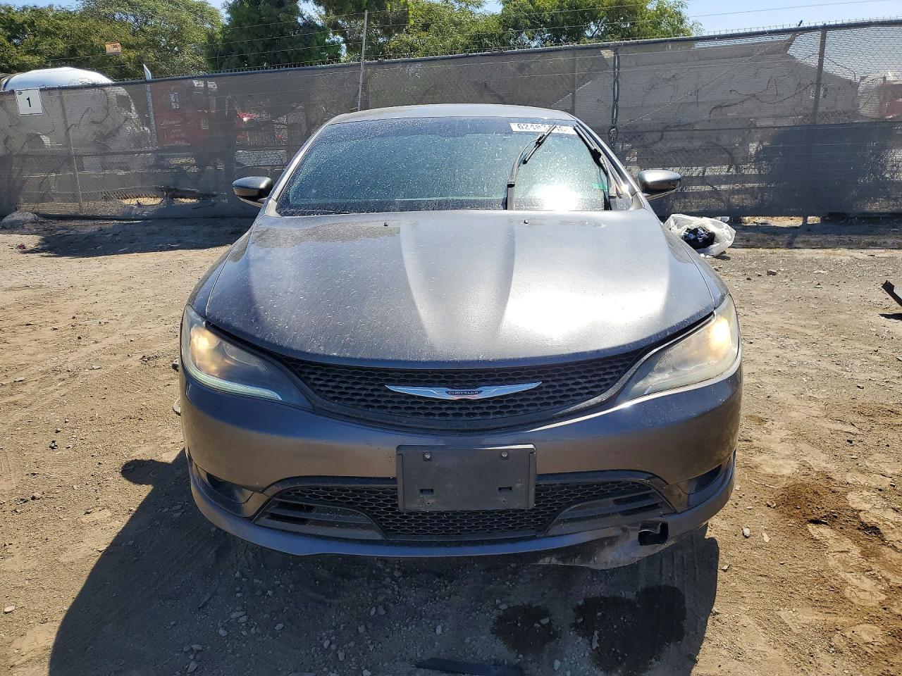 2016 Chrysler 200, S