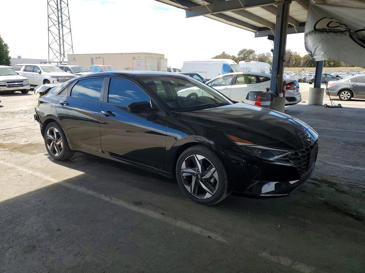 2023 Hyundai Elantra, Sel