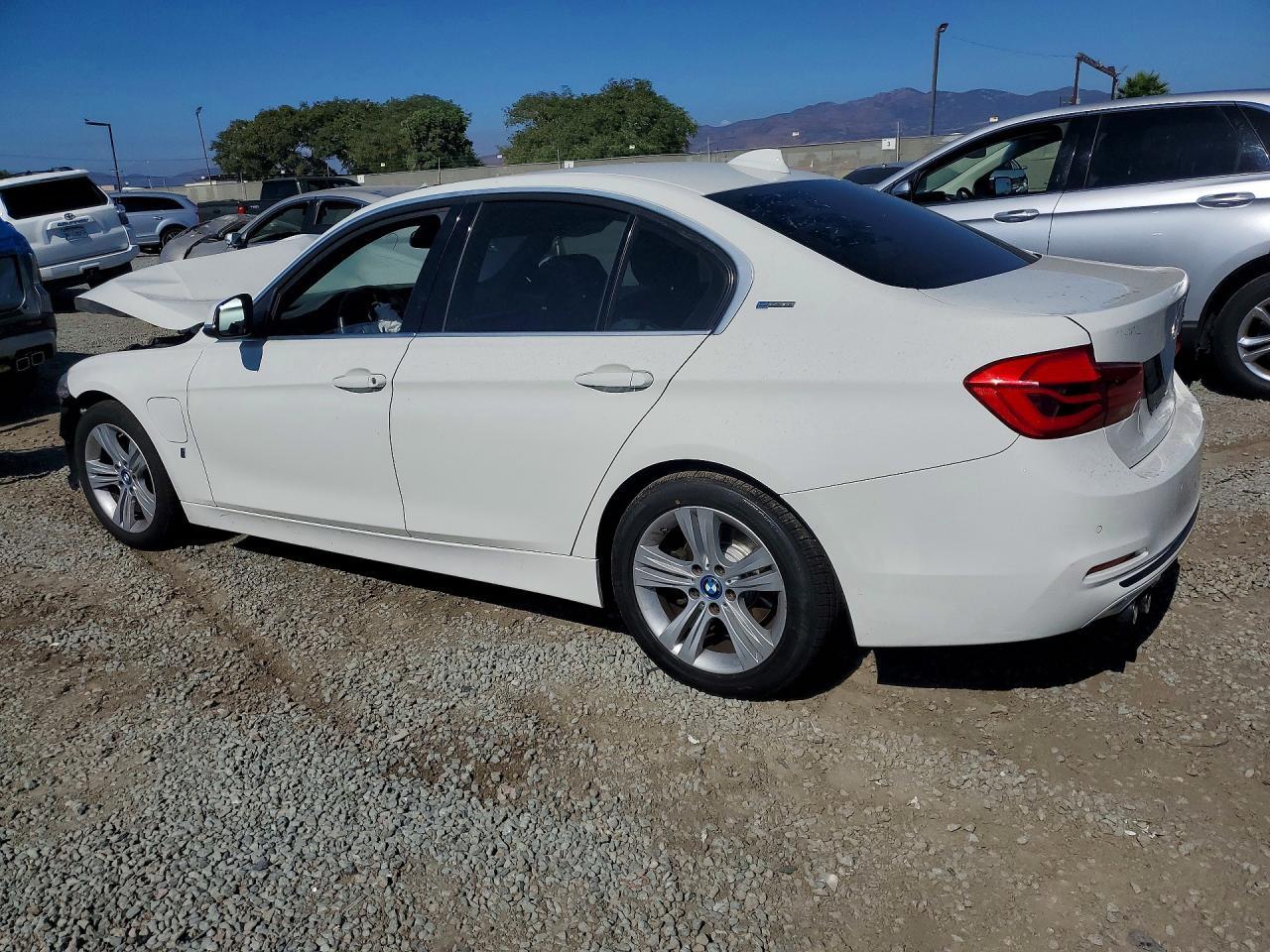 2018 BMW 3 Series, 330E