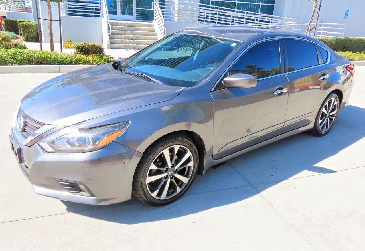 2017 Nissan Altima, 2.5 SR