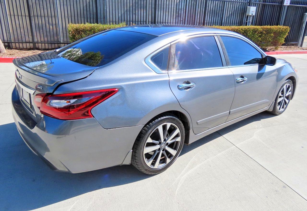 2017 Nissan Altima, 2.5 SR