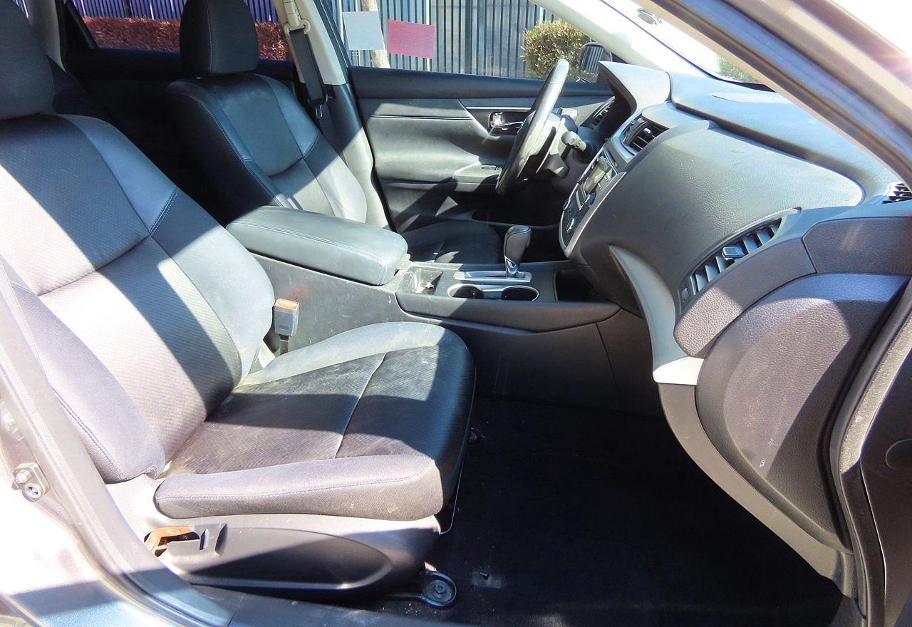 2017 Nissan Altima, 2.5 SR