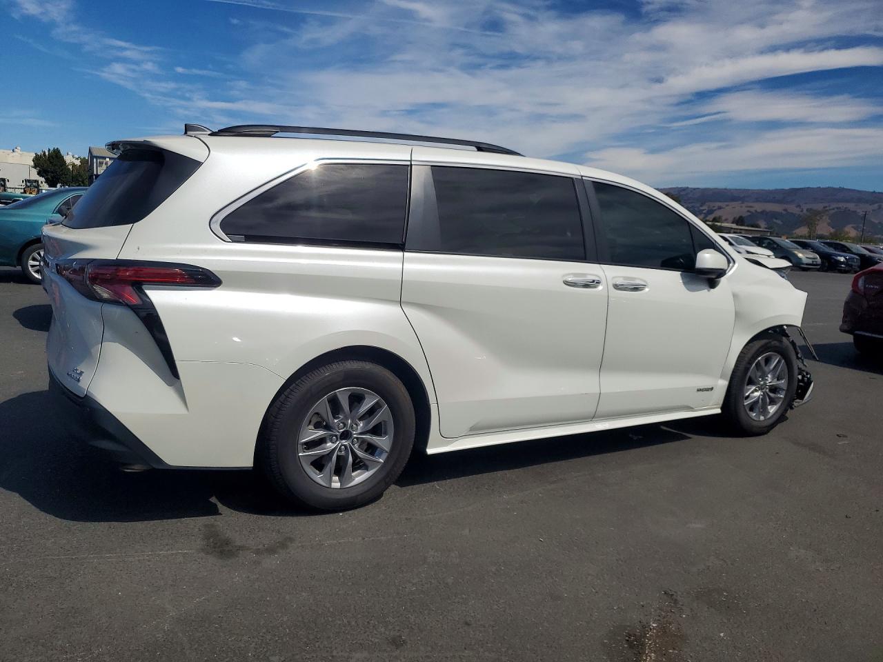 2021 Toyota Sienna, Xle