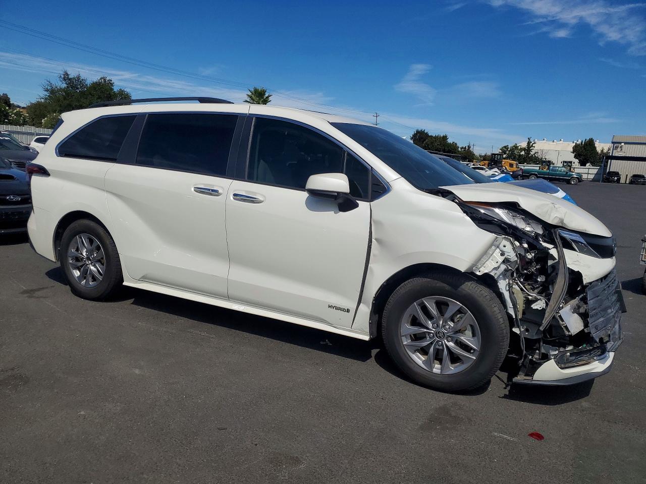 2021 Toyota Sienna, Xle
