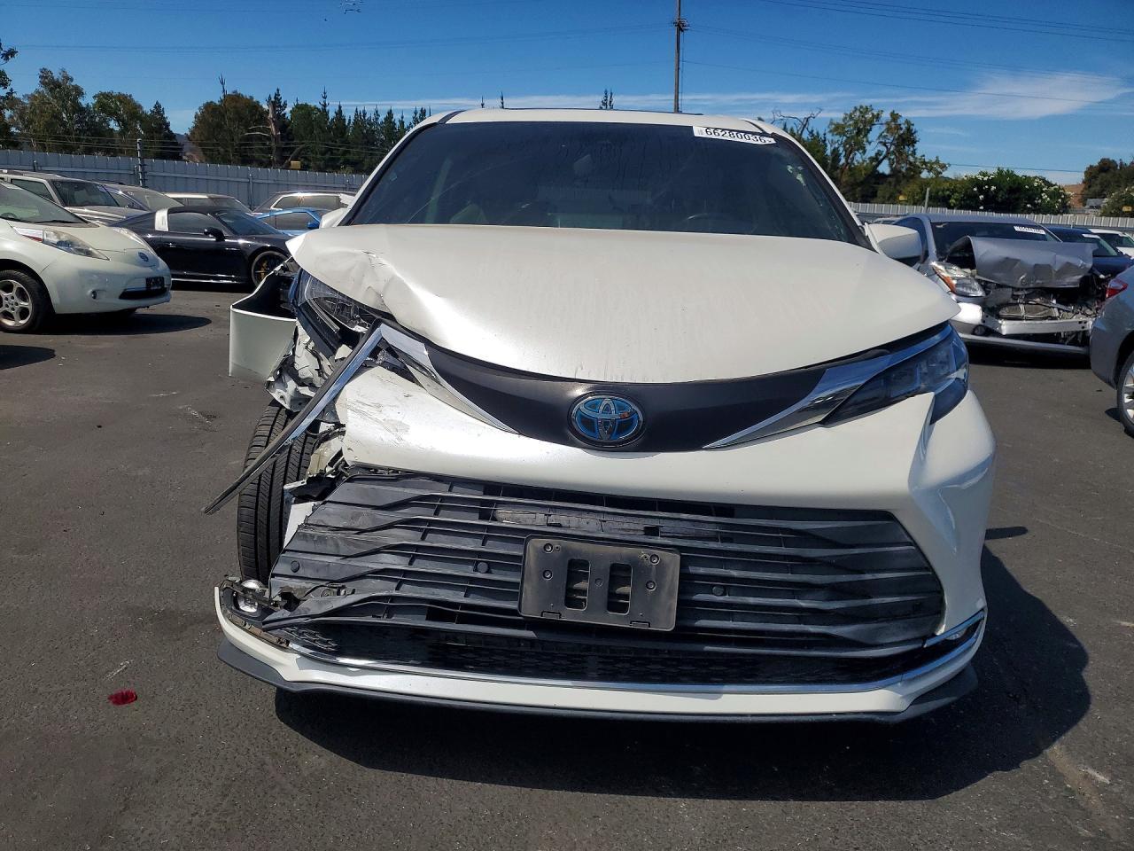2021 Toyota Sienna, Xle