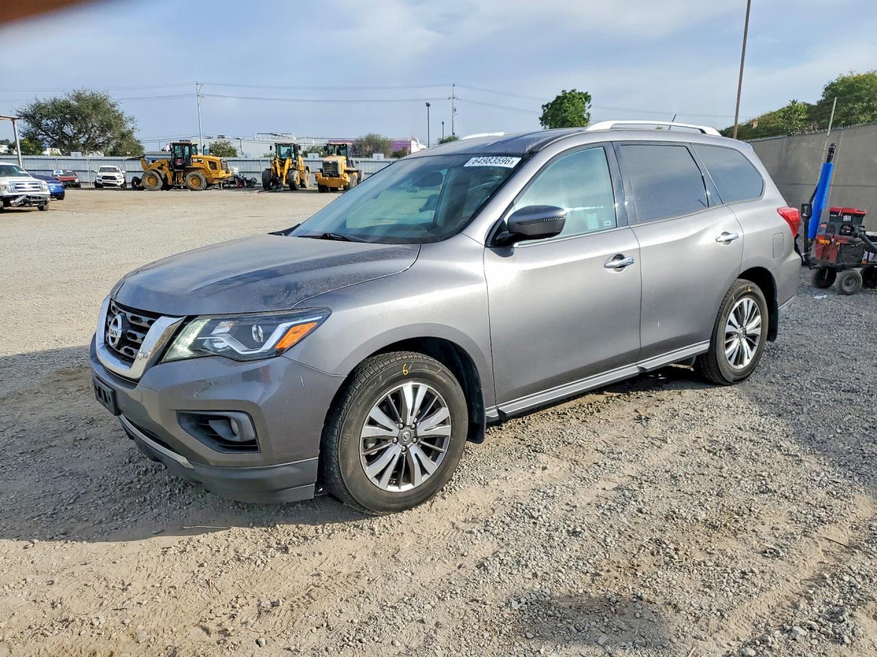 2017 Nissan Pathfinder, SV