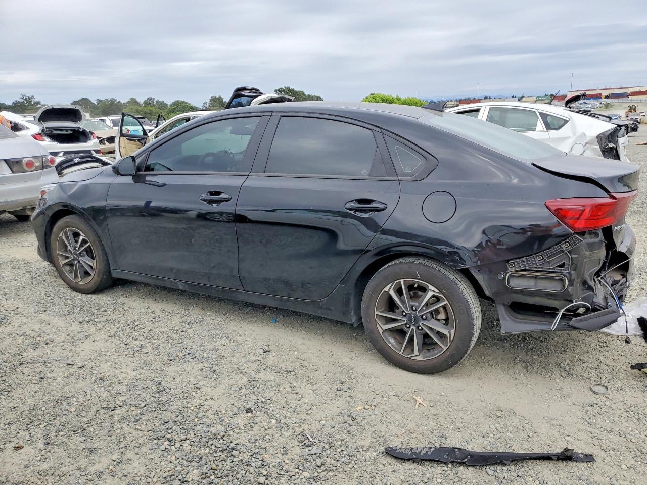2023 KIA Forte, Lxs