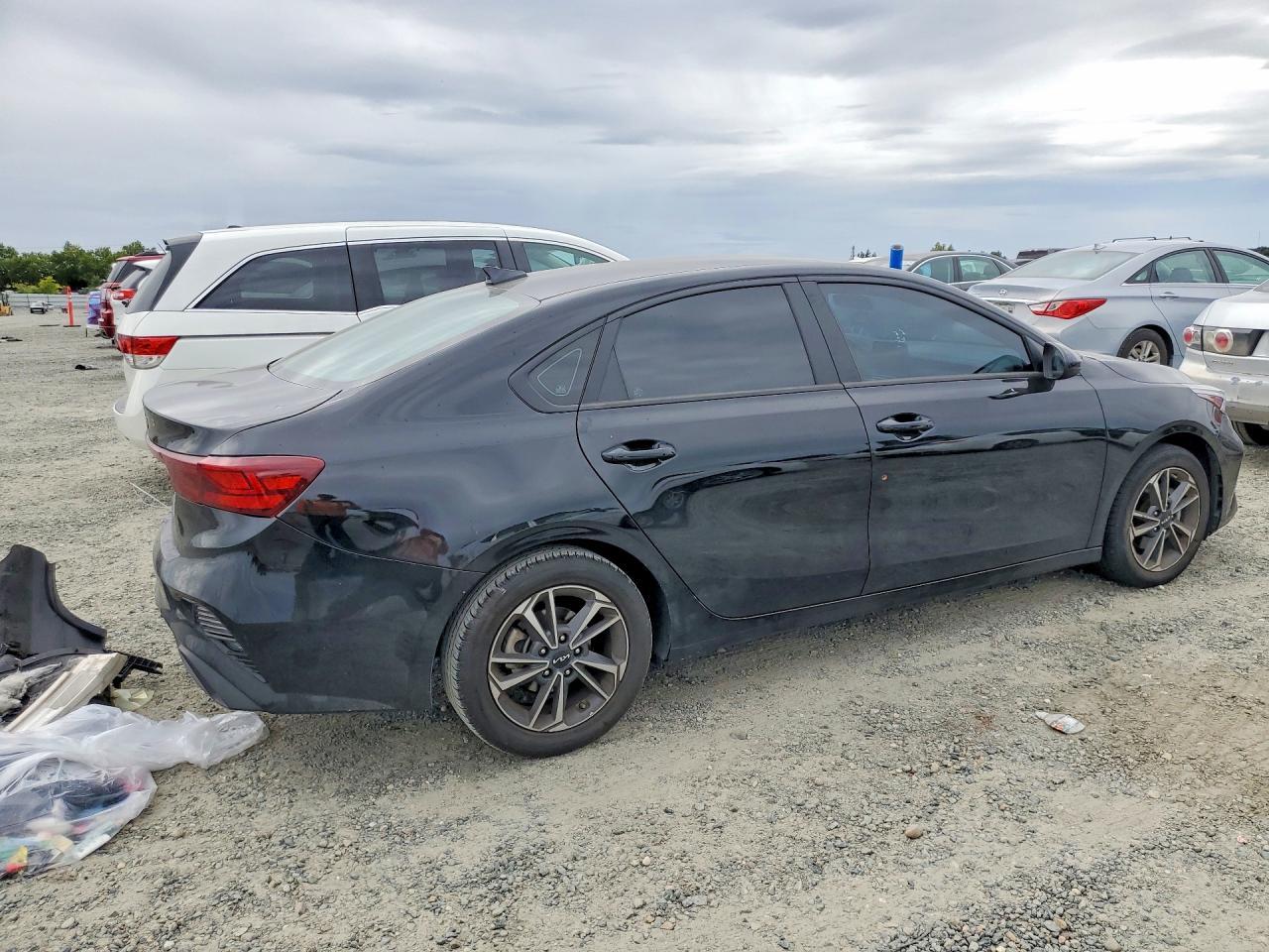 2023 KIA Forte, Lxs