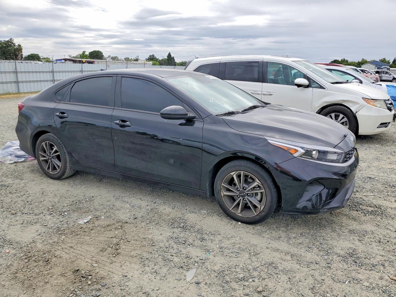 2023 KIA Forte, Lxs