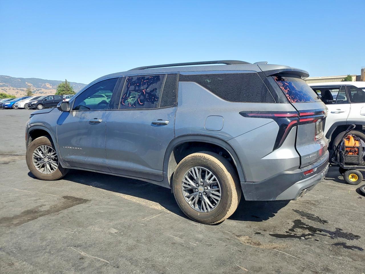 2025 Chevrolet Traverse, LT