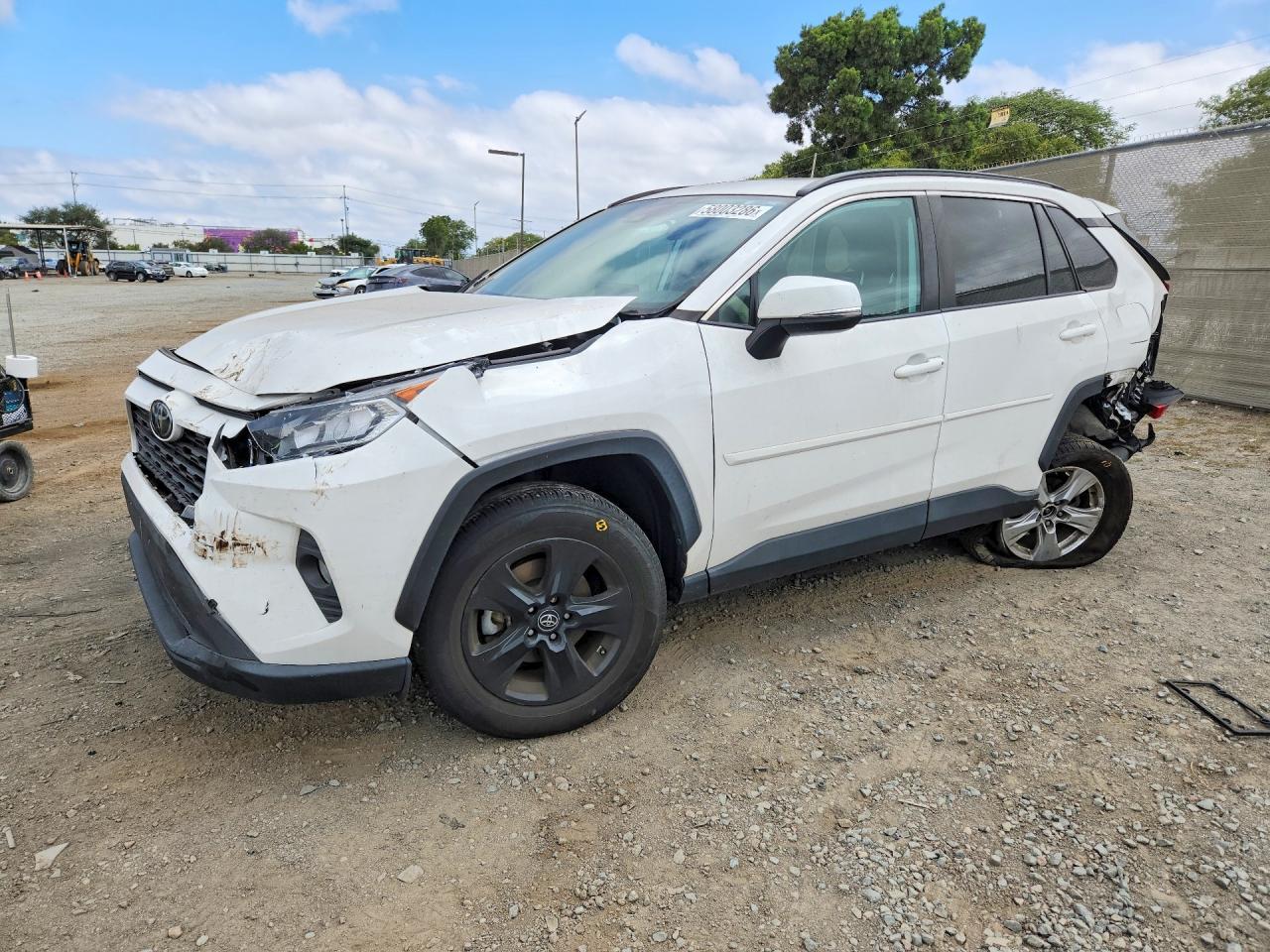 2020 Toyota RAV4, Xle
