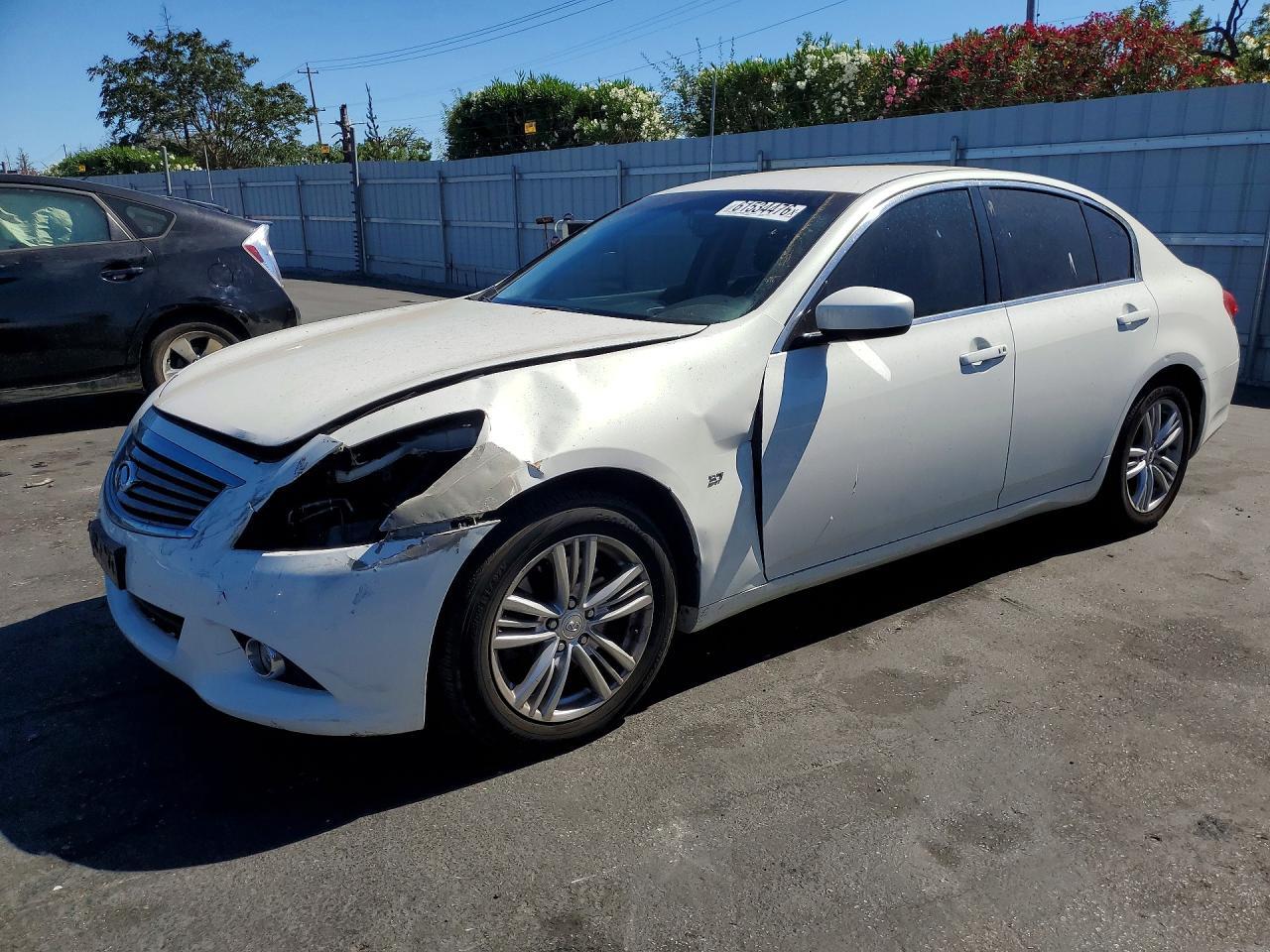 2015 Infiniti Q40, Base