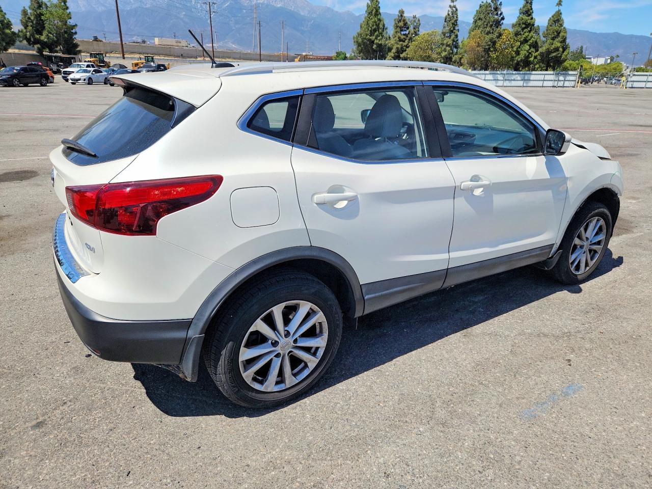 2018 Nissan Rogue, SV