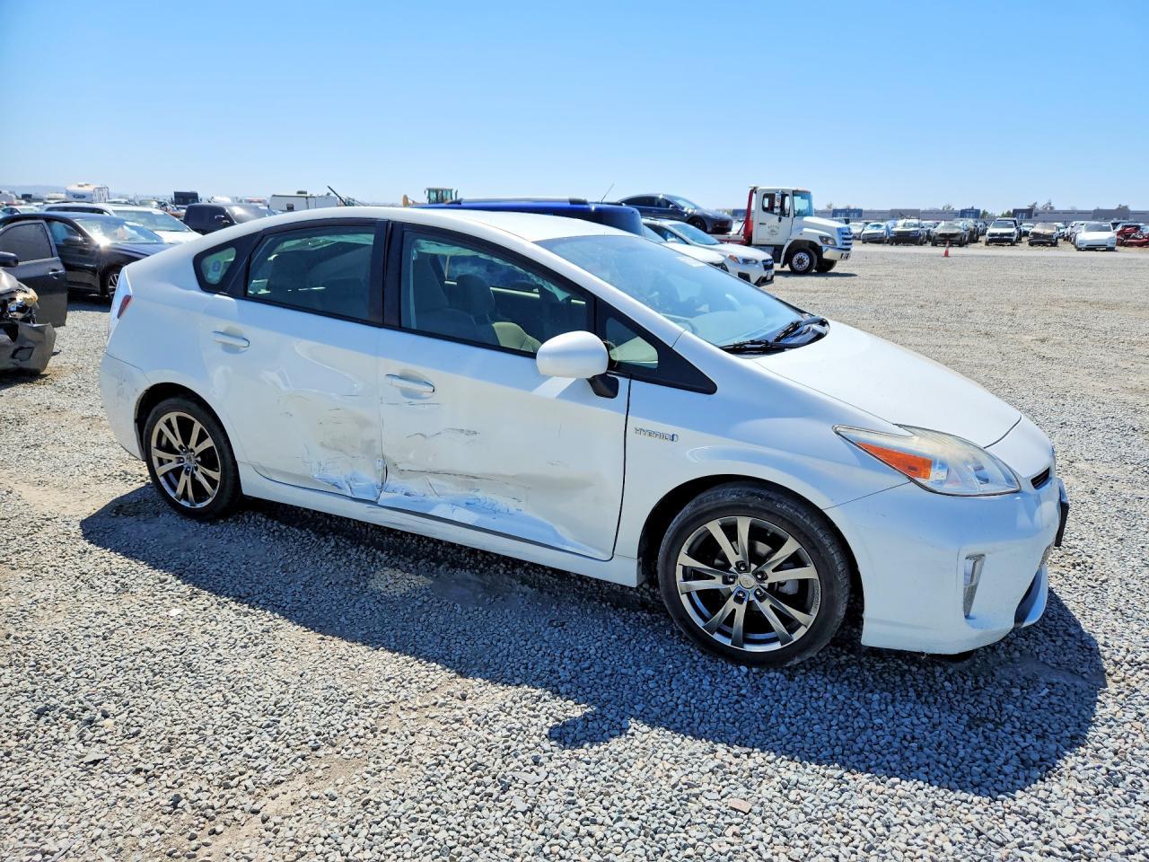 2015 Toyota Prius, Two