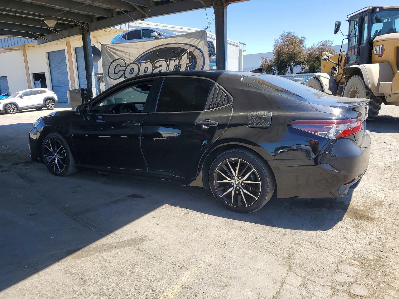 2022 Toyota Camry, SE