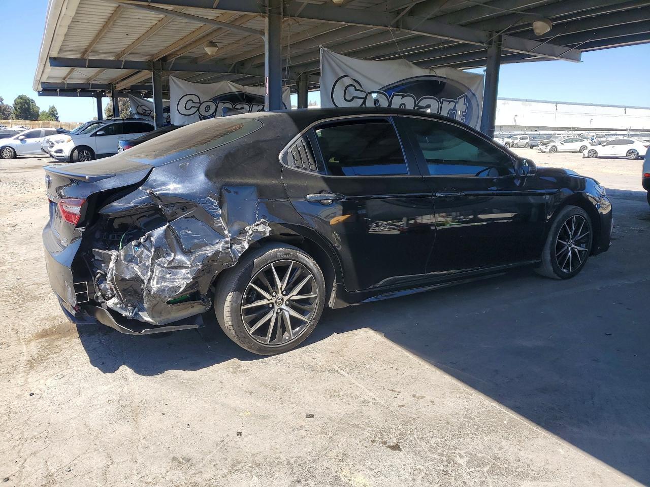 2022 Toyota Camry, SE