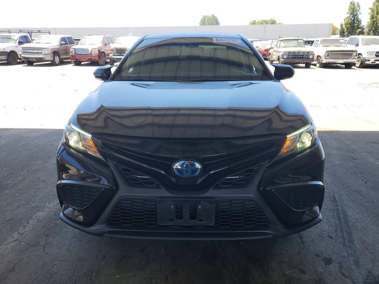 2022 Toyota Camry, SE