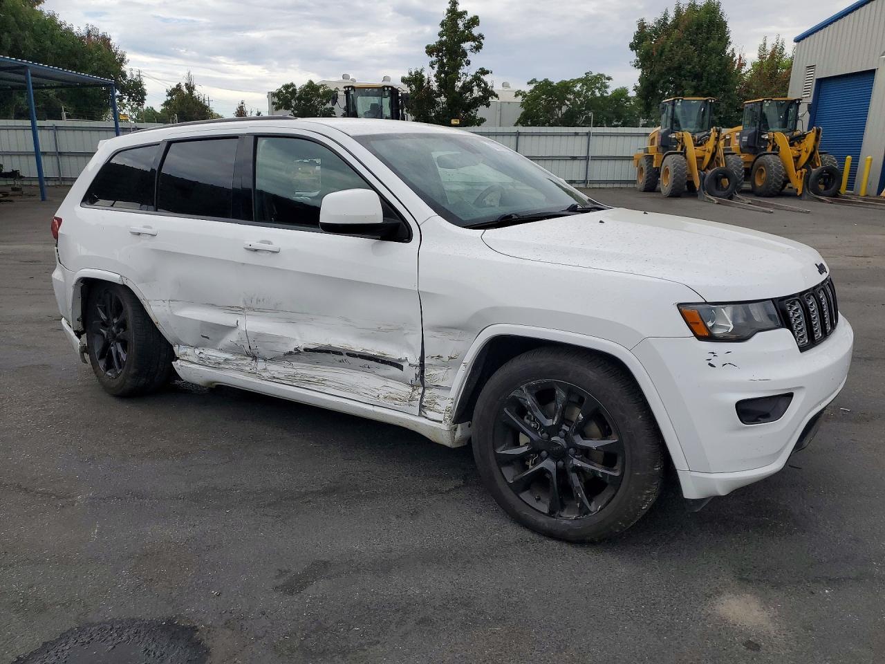 2018 Jeep Grand Cherokee, Laredo